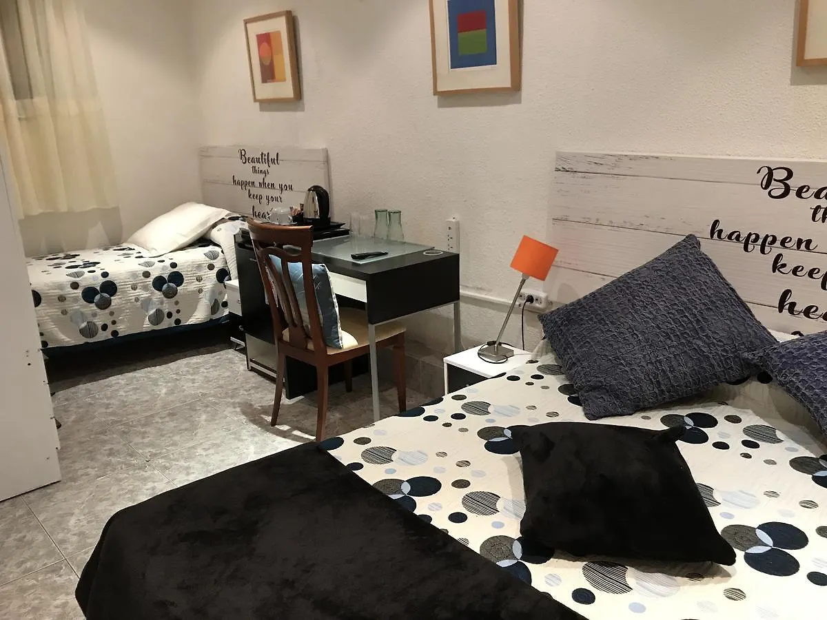 Hostal Aribau Barcellona 0*,